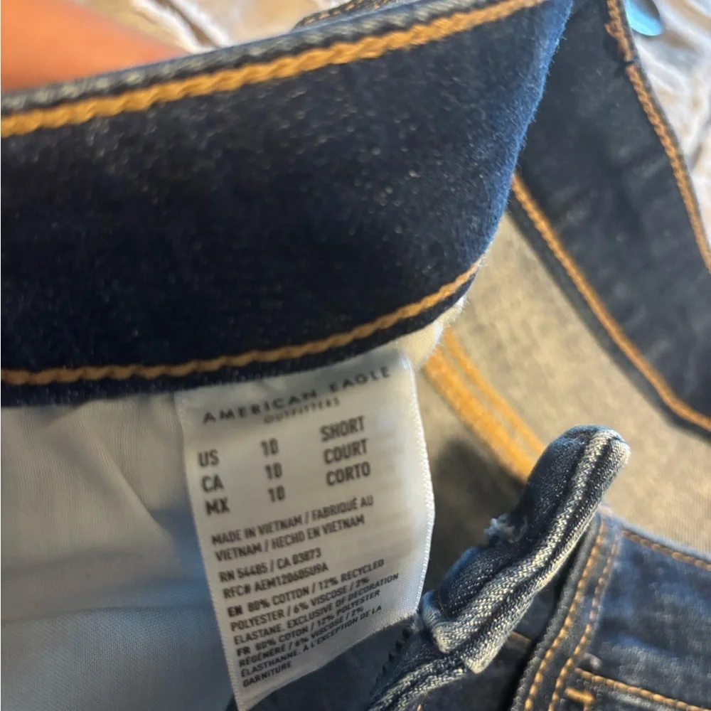 American Eagle Distressed Blue Jeans for Women Size 10 short - Picture 5 of 6